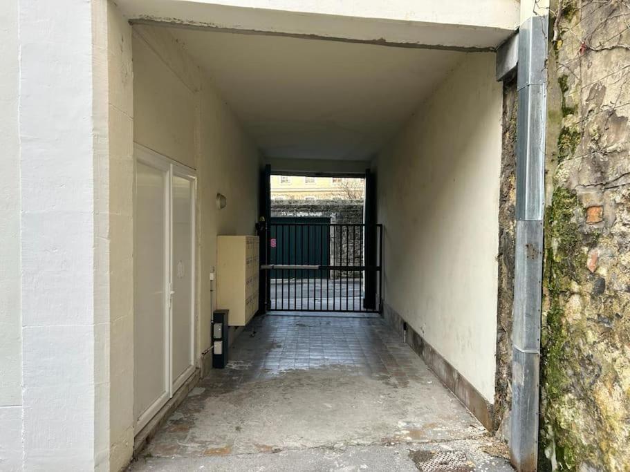 Aux Remparts De La Vieille Ville - 4P, Parking Boulogne-sur-Mer Eksteriør bilde
